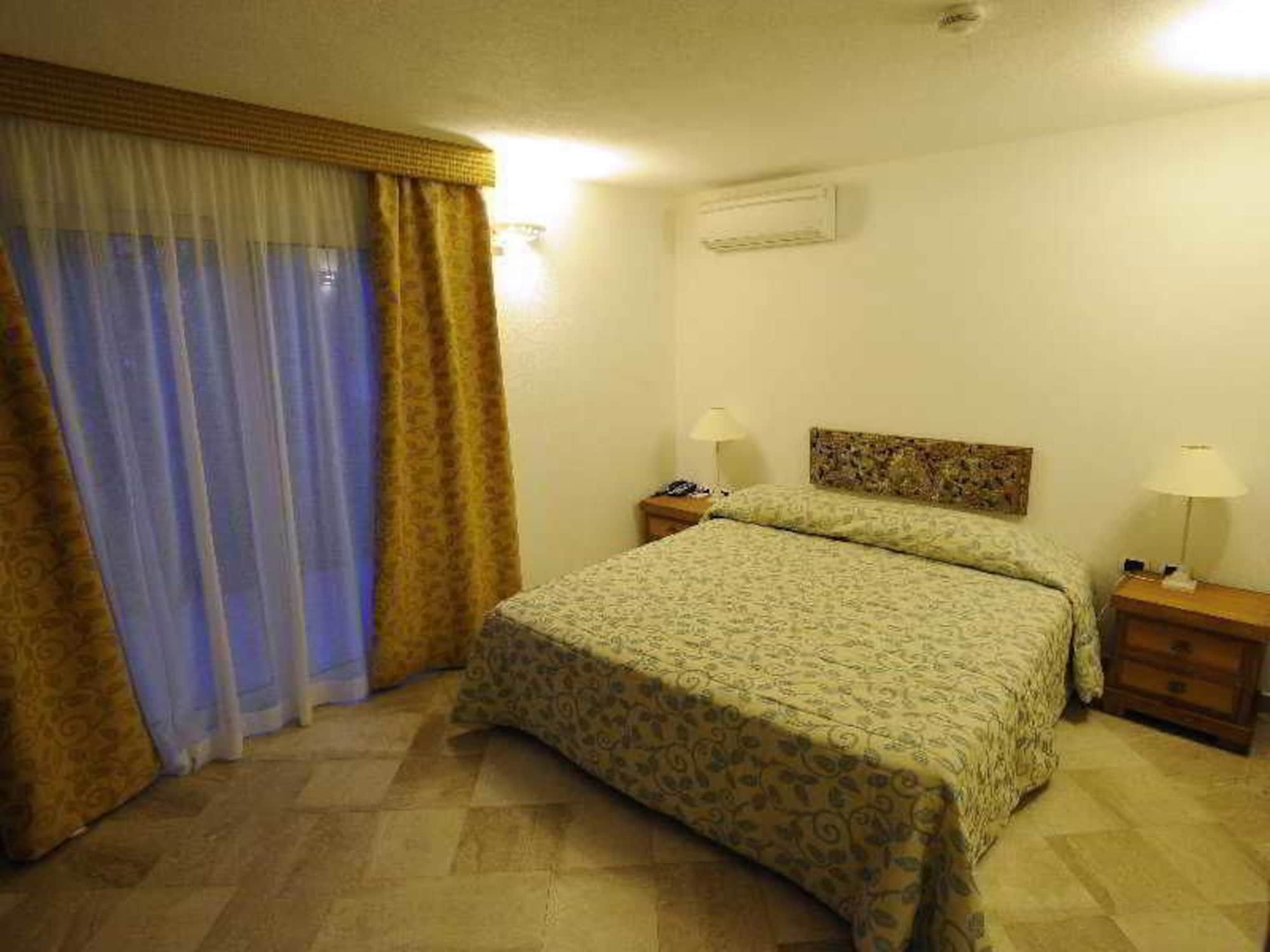 Residence Living Poltu Quatu Арцахена Екстериор снимка