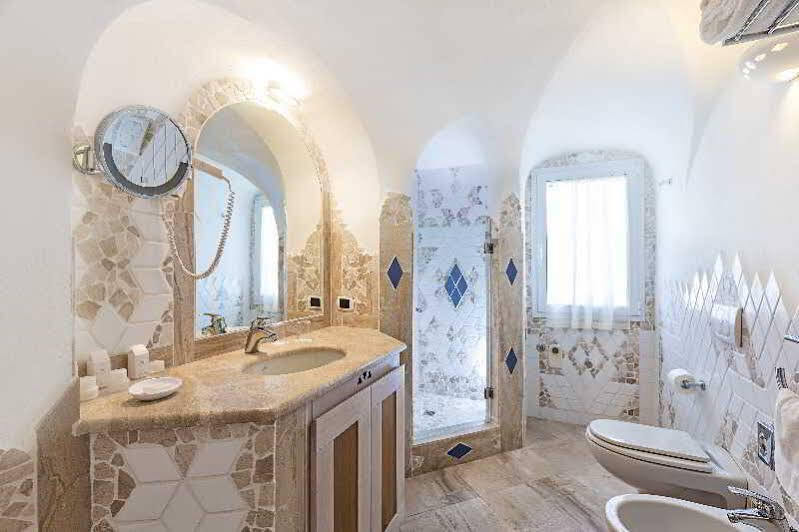 Residence Living Poltu Quatu Арцахена Екстериор снимка