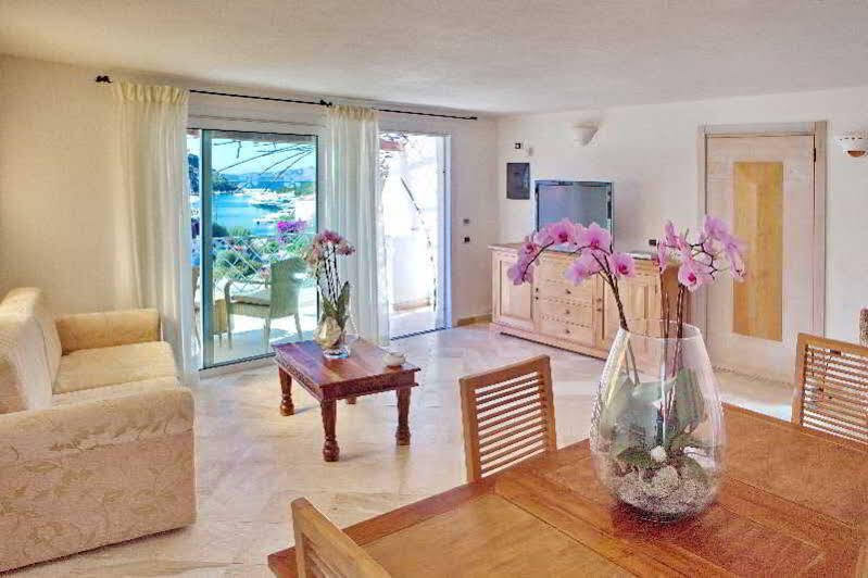 Residence Living Poltu Quatu Арцахена Екстериор снимка